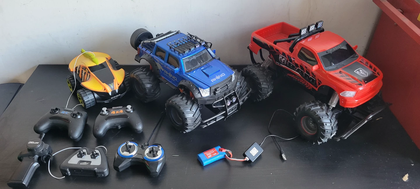 Monster trucks (manual play)