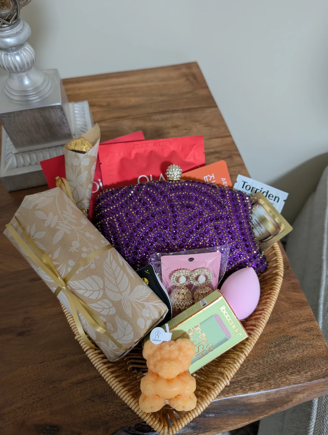 NUSH wedding Gift Basket - photo 4