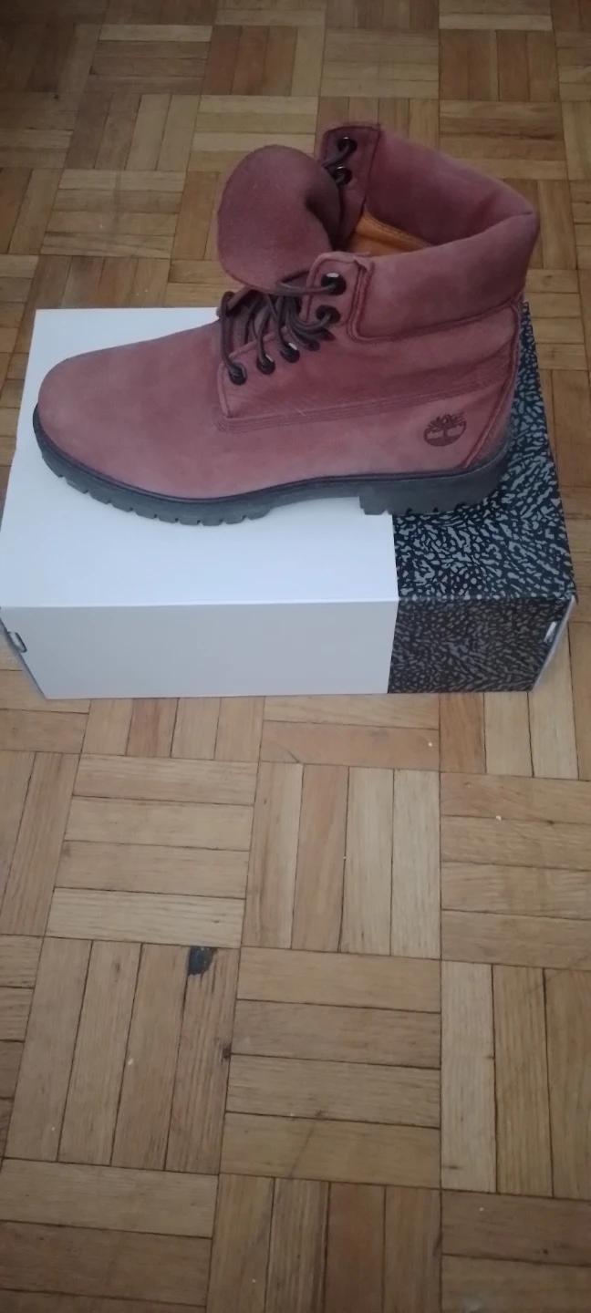 Timberland men's red Nubuck Lace Up Boots Size 7