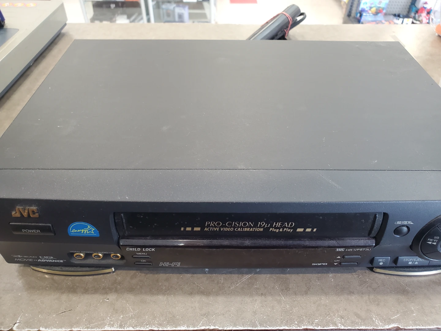 JVC HR-VP673U VHS Hi-Fi VCR Player with Remote