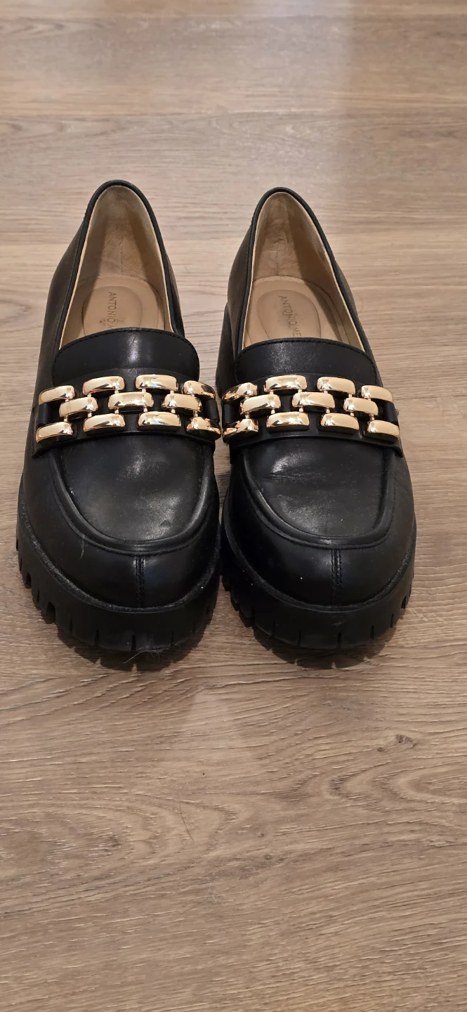 Antonio Melani Black Loafers with Gold Chain Detail - photo 2