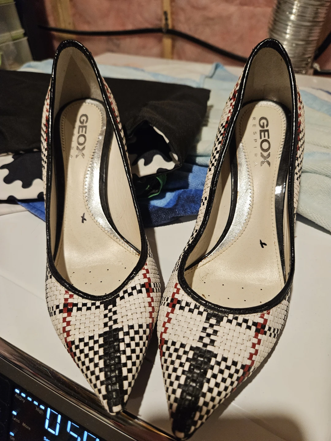 Geox Women's Heels - Size 7 (39.5)