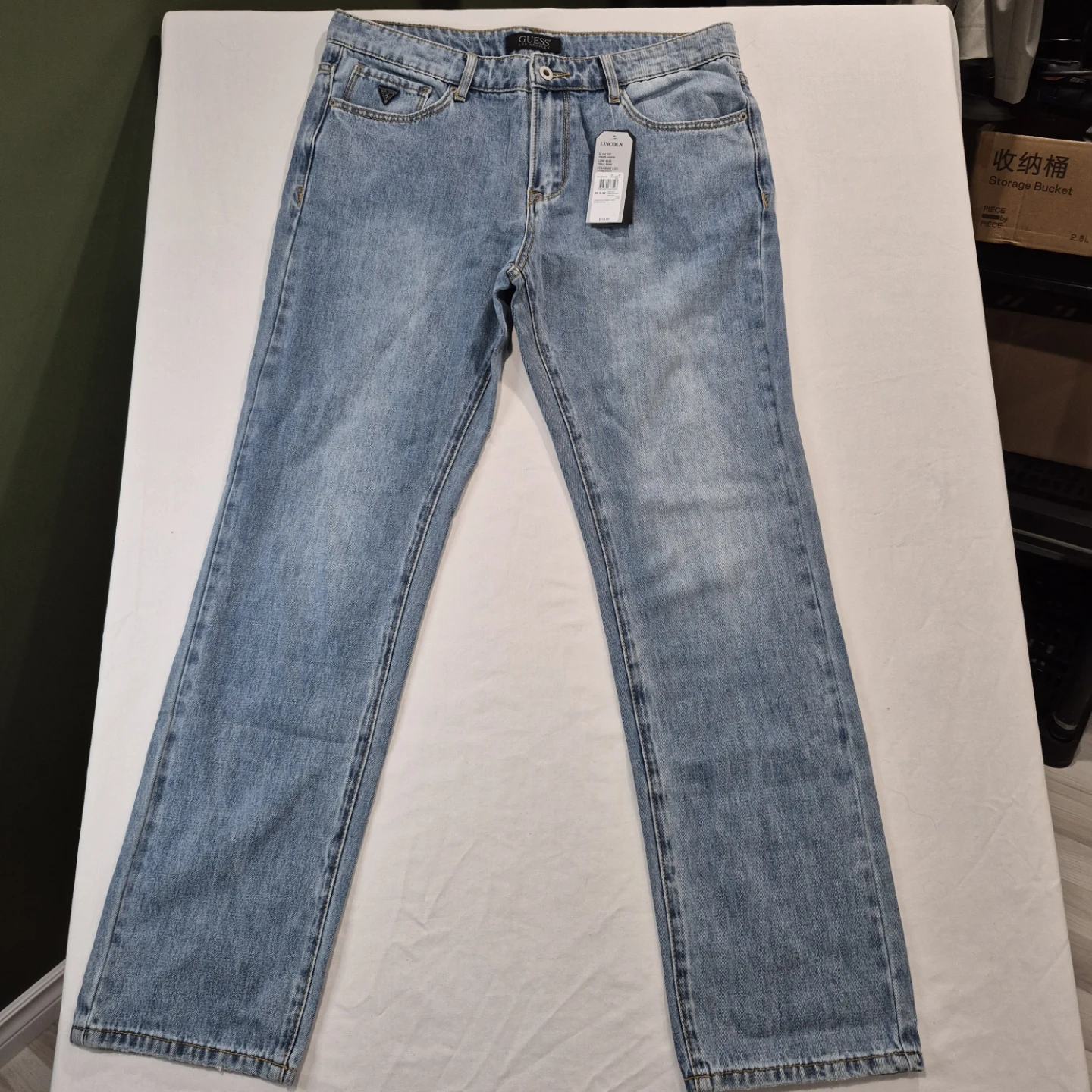 BNWT men Guess jeans 33x32