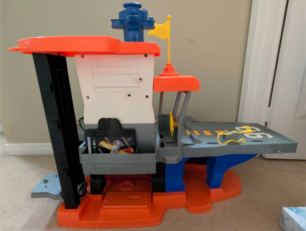 Fisher-Price Imaginext Rescue Center Playset - photo 2