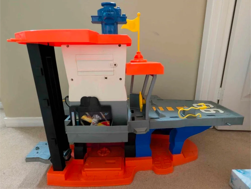 Fisher-Price Imaginext Rescue Center Playset - photo 2
