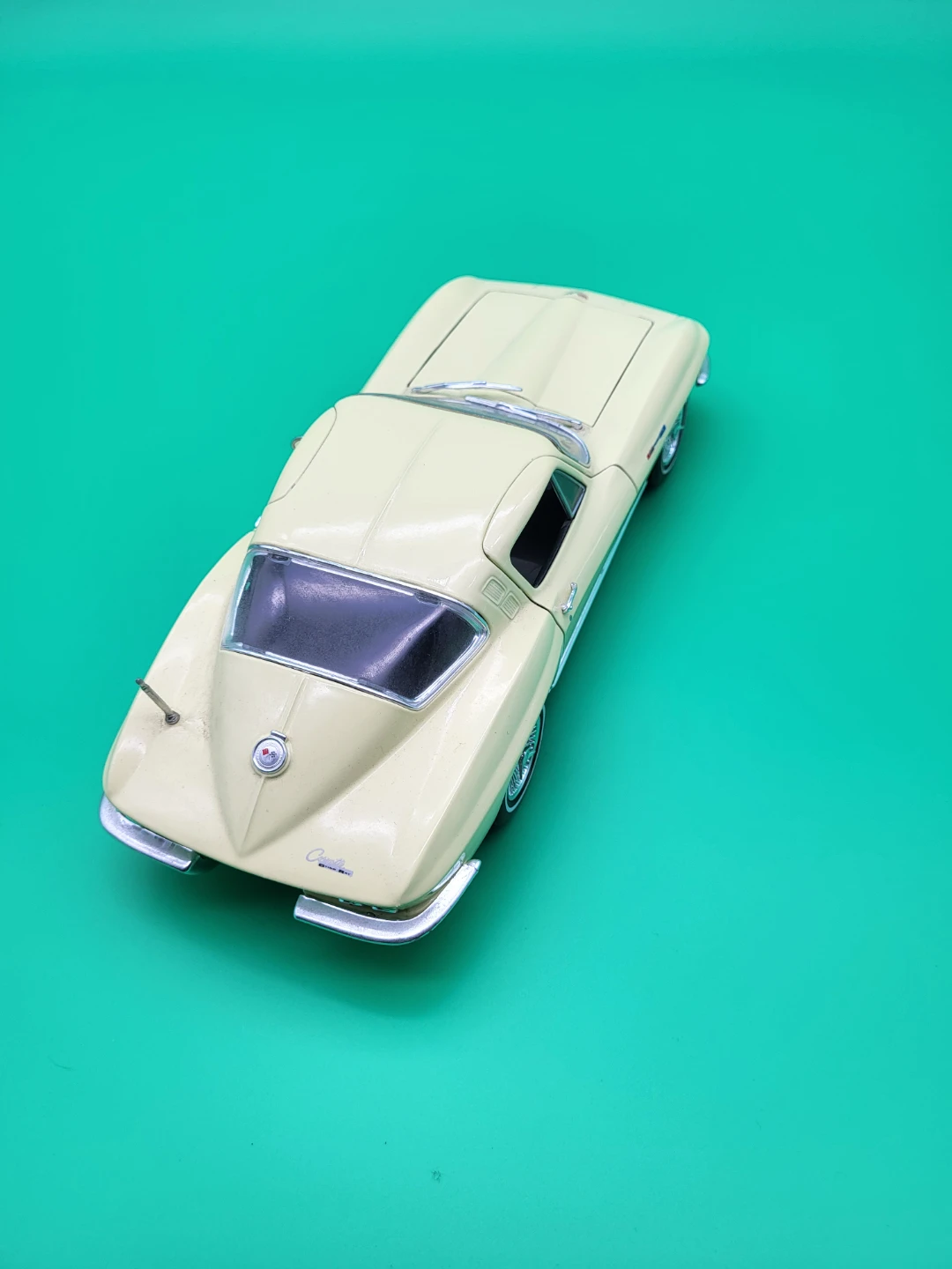 1965 Chevrolet Corvette Collectable Diecast Model 1:18 Toy Car - photo 3