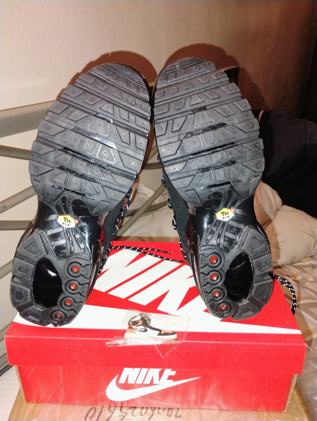 Nike Air Max Plus Black/Silver Running Shoes Size 9.5 - photo 5
