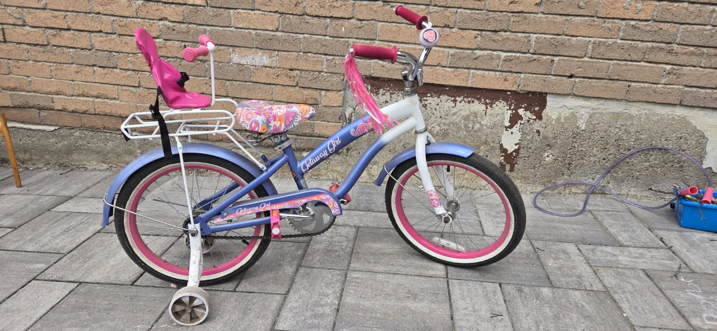 Schwinn "Chin Up" Girls Bike - photo 2