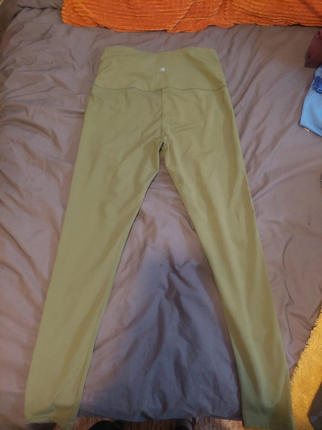 Olive green high-waisted leggings - photo 2