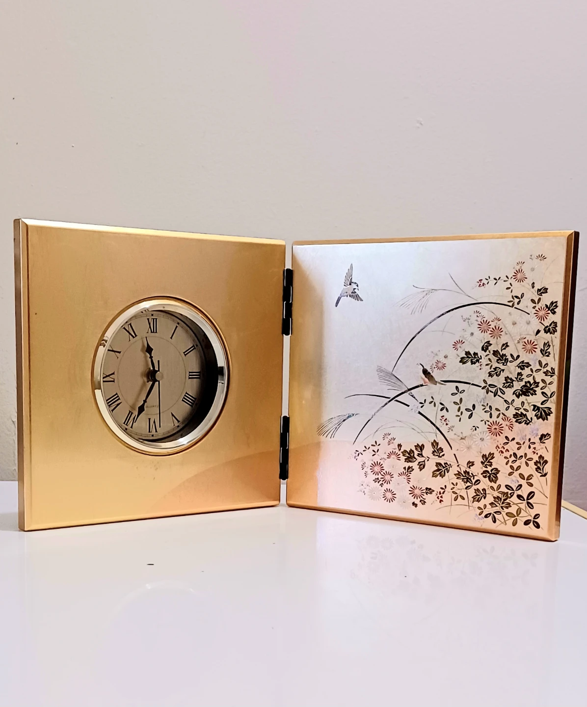 Vtg.Japanese Yamanaka-Nuri Folding Screen Clock