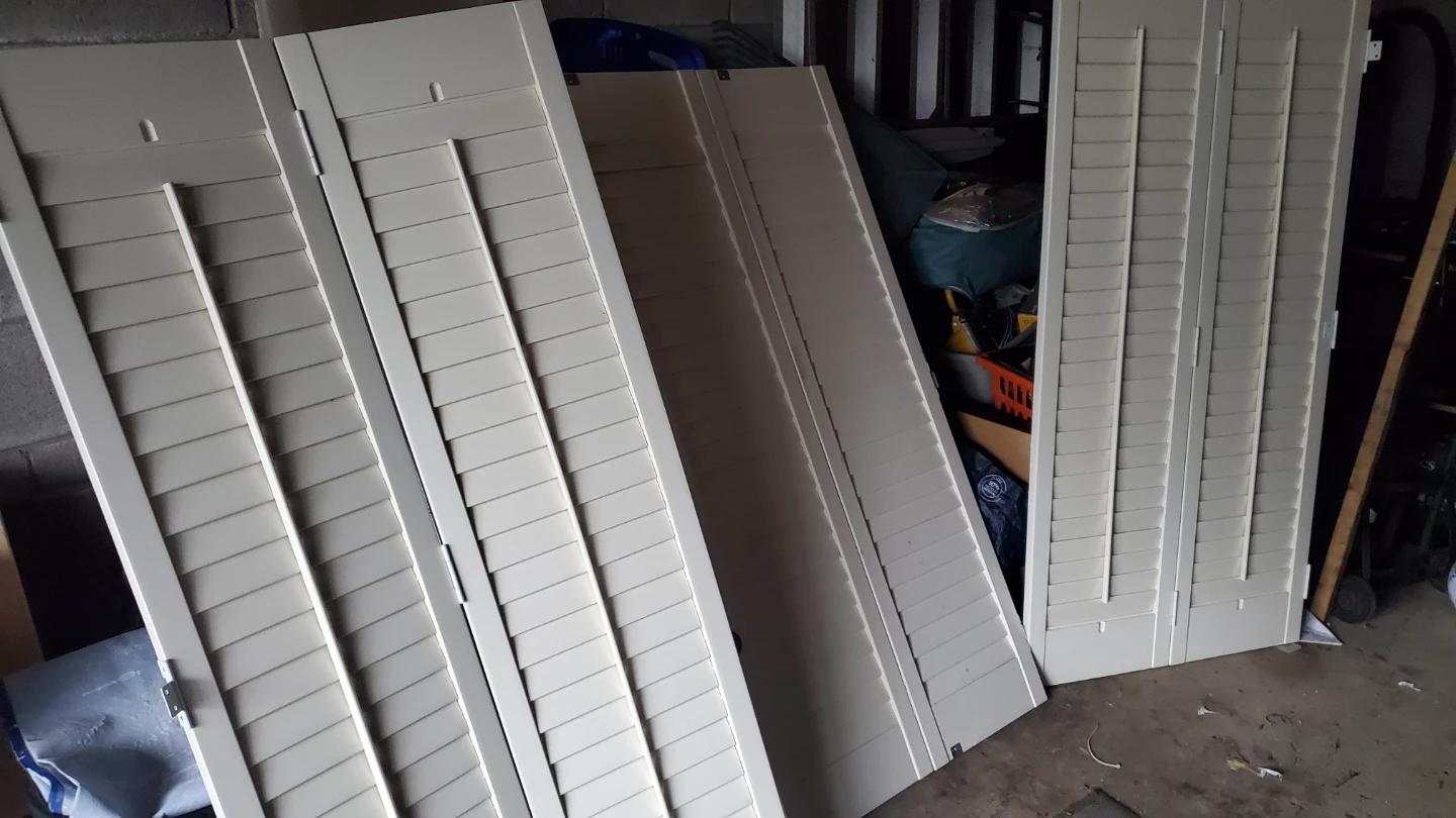 Pair of Bi-Fold Louvered Doors - photo 3