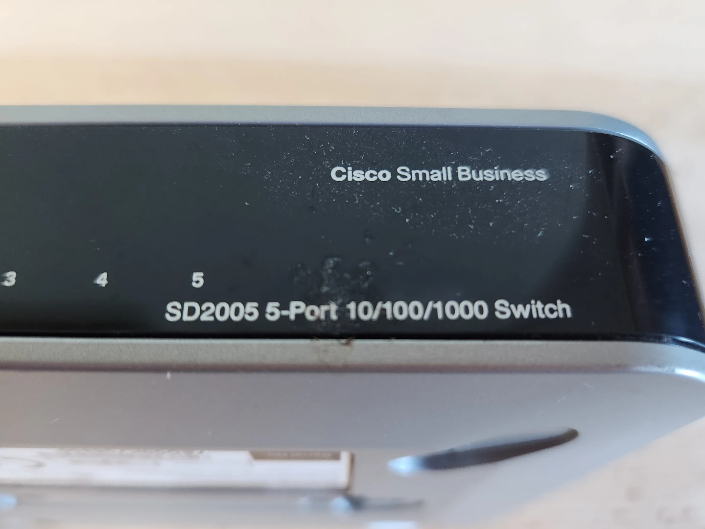 Cisco Small Business SD2005 5-Port Gigabit Switch - photo 2