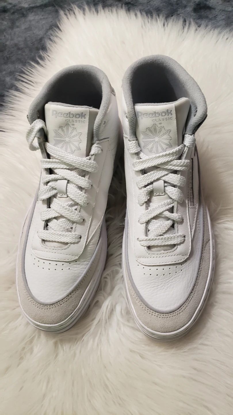 Brand new Reebok Lether  Women's Sneakers Size 8 - photo 2