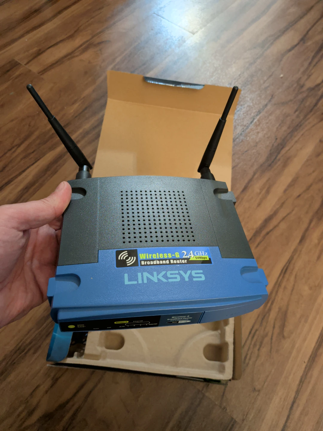 Linksys Wireless-G Broadband Router WRT54GL - photo 3