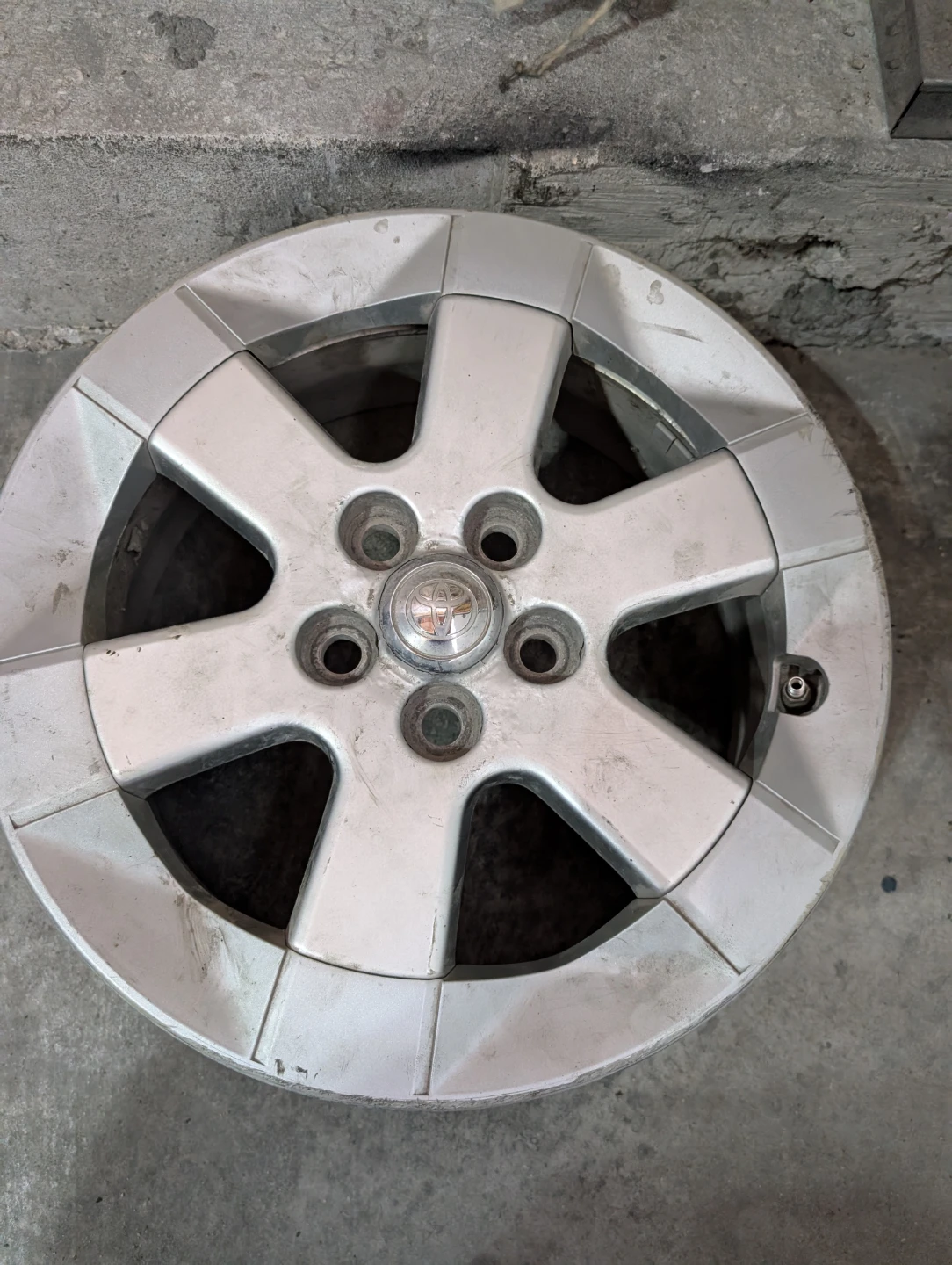 (1)-15 Inch Toyota Corolla Rim/TPMS Sensor - photo 2