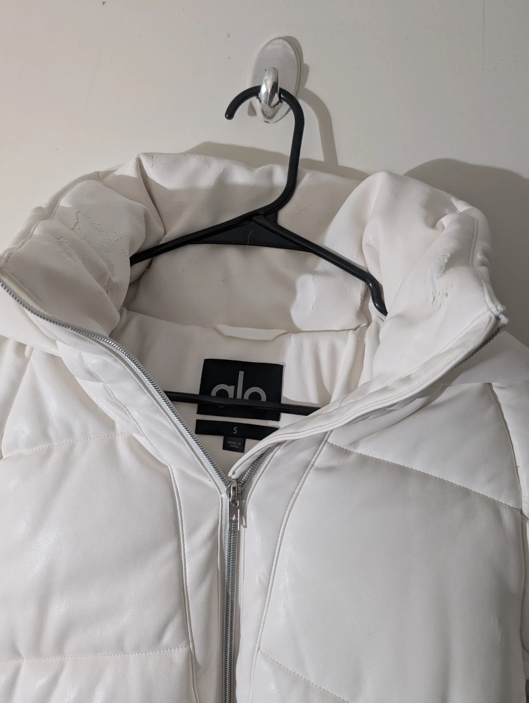 Alo White Puffer Jacket Size S - photo 2