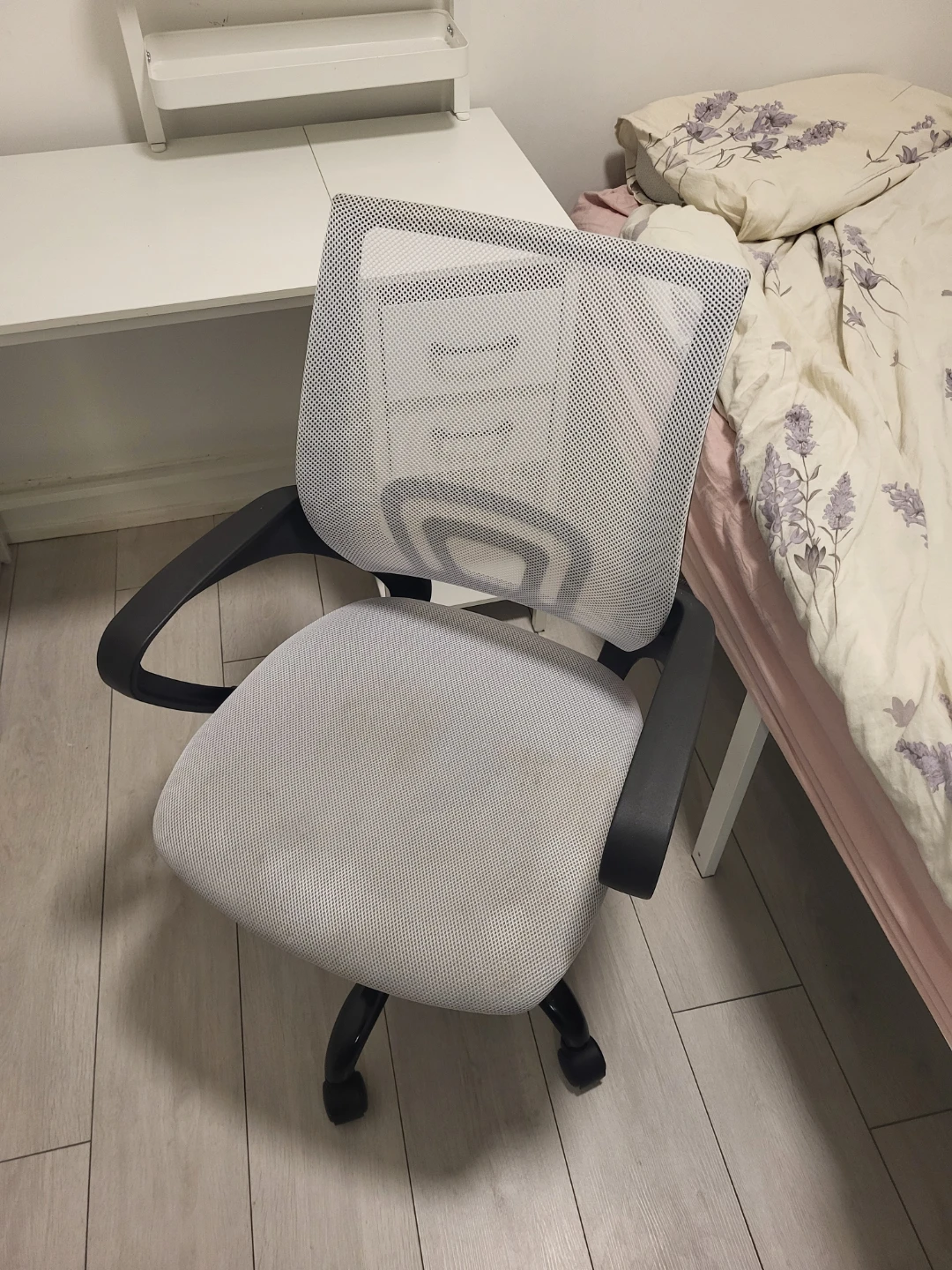 Grey Mesh Office Chair