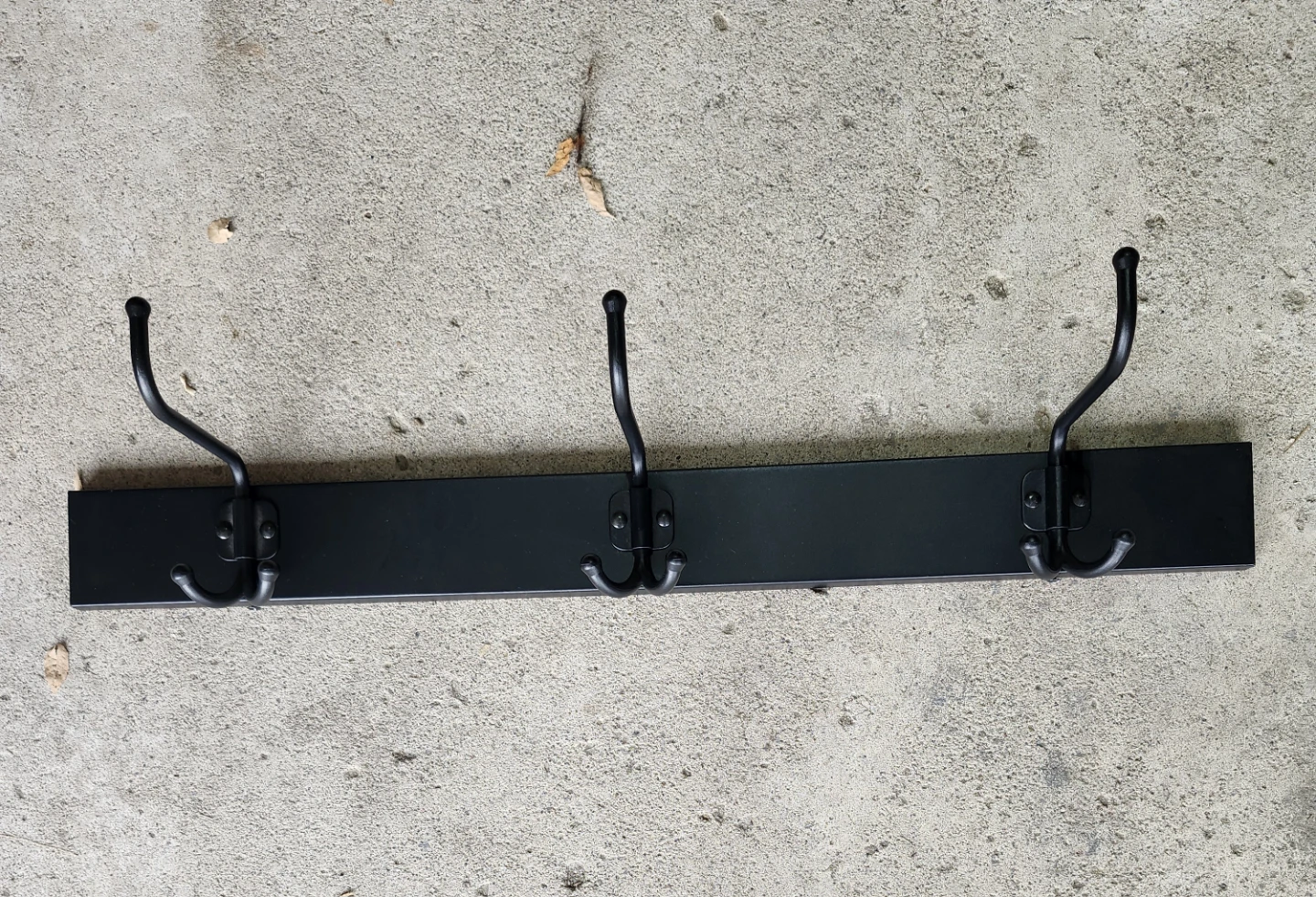 Black Metal 3-Hook Wall Rack - photo 4