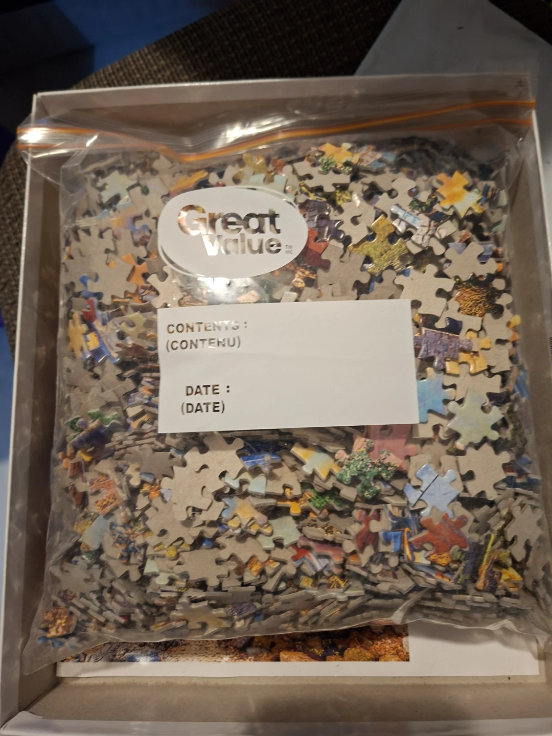 Buffalo Games American Harbor Town 2000 Piece Jigsaw Puzzle - photo 3