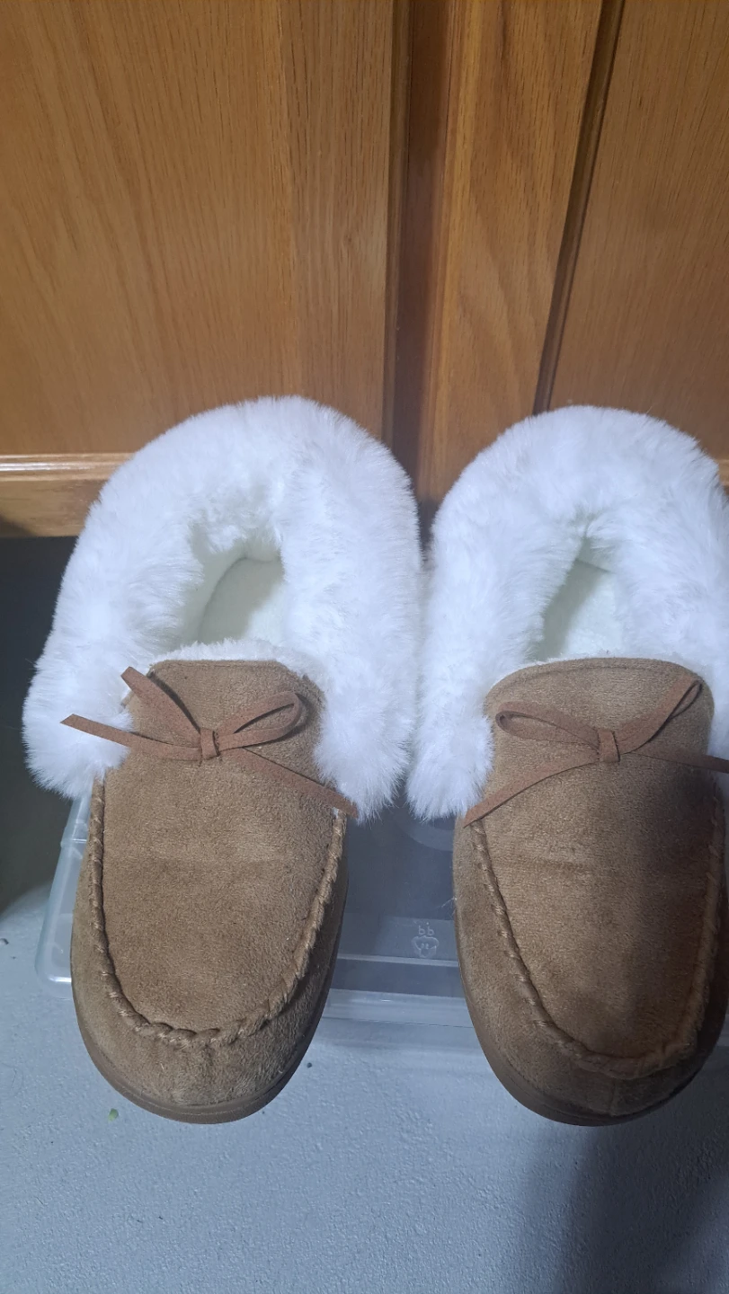 Women's Faux Fur Lined Moccasin Slippers Size 9