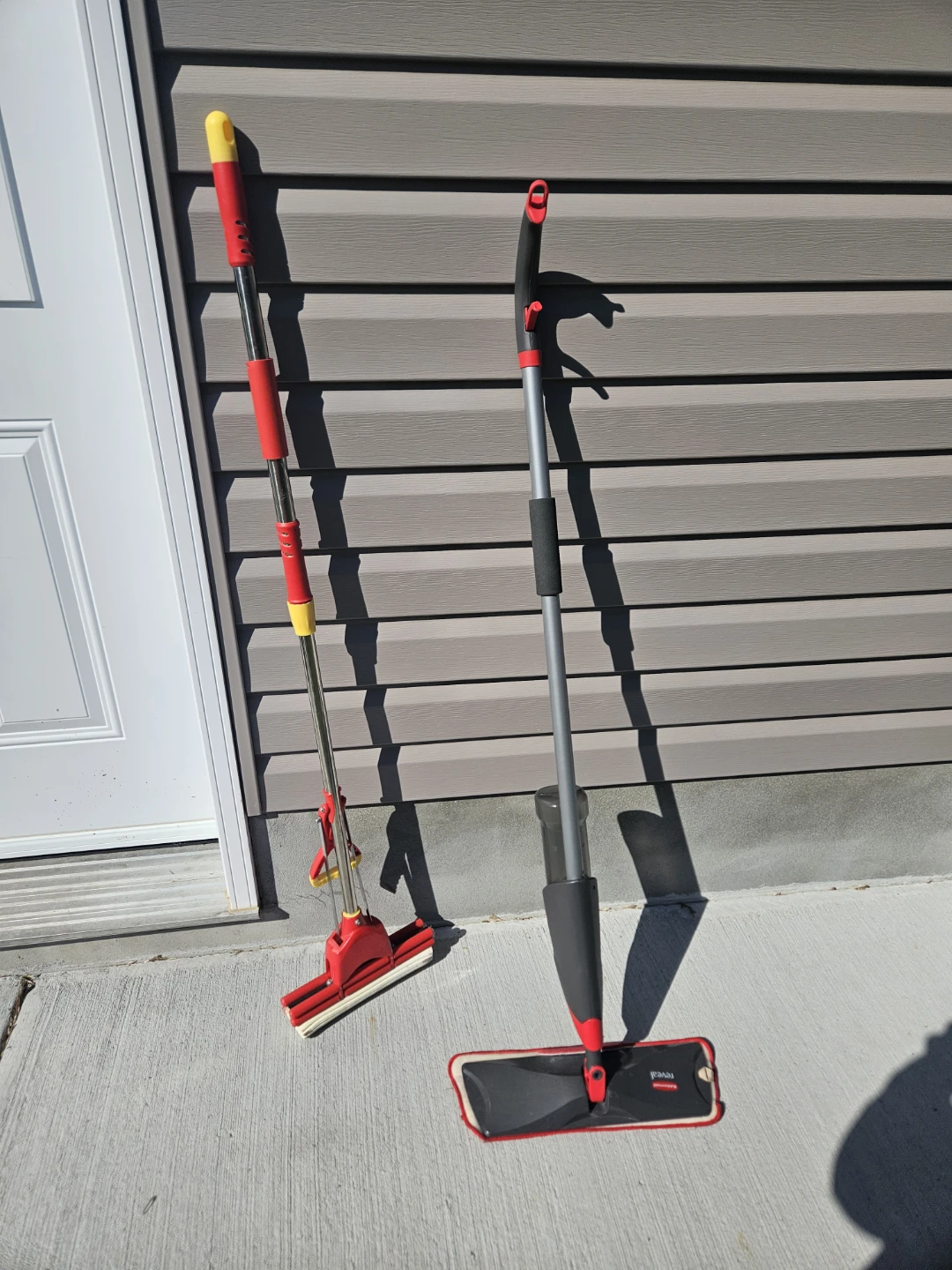 3 Mops, broom - One Spray Mop & One Traditional Mop - photo 2