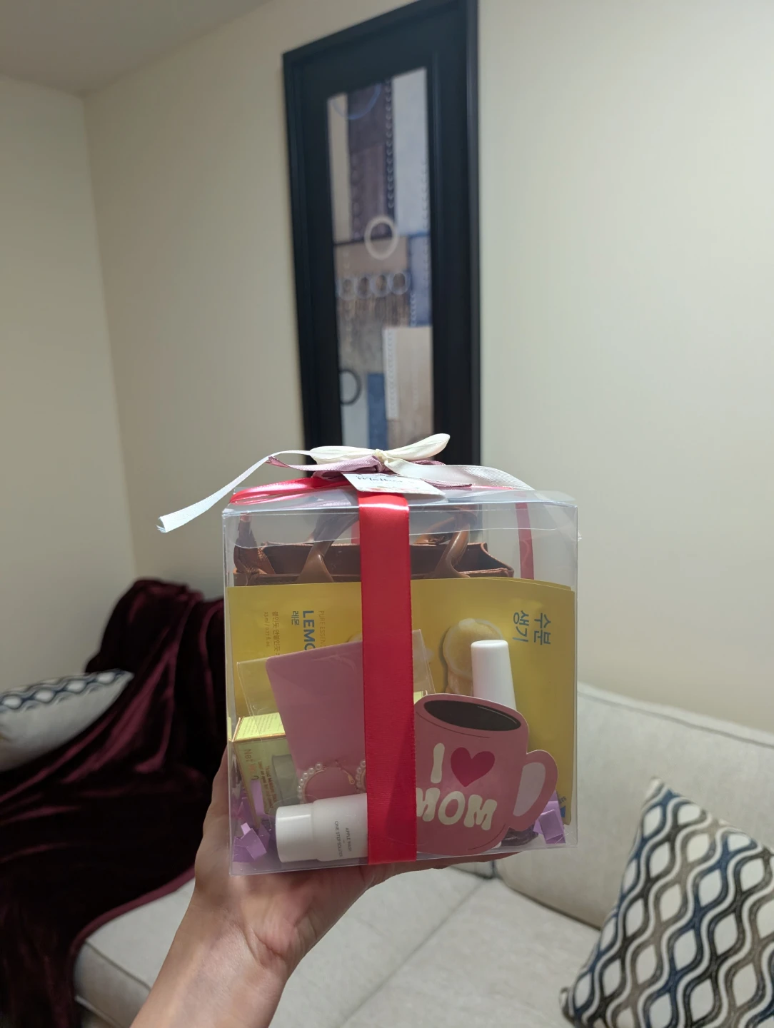 Nush Mother's Day Gift Box with bag and Accessories - photo 2
