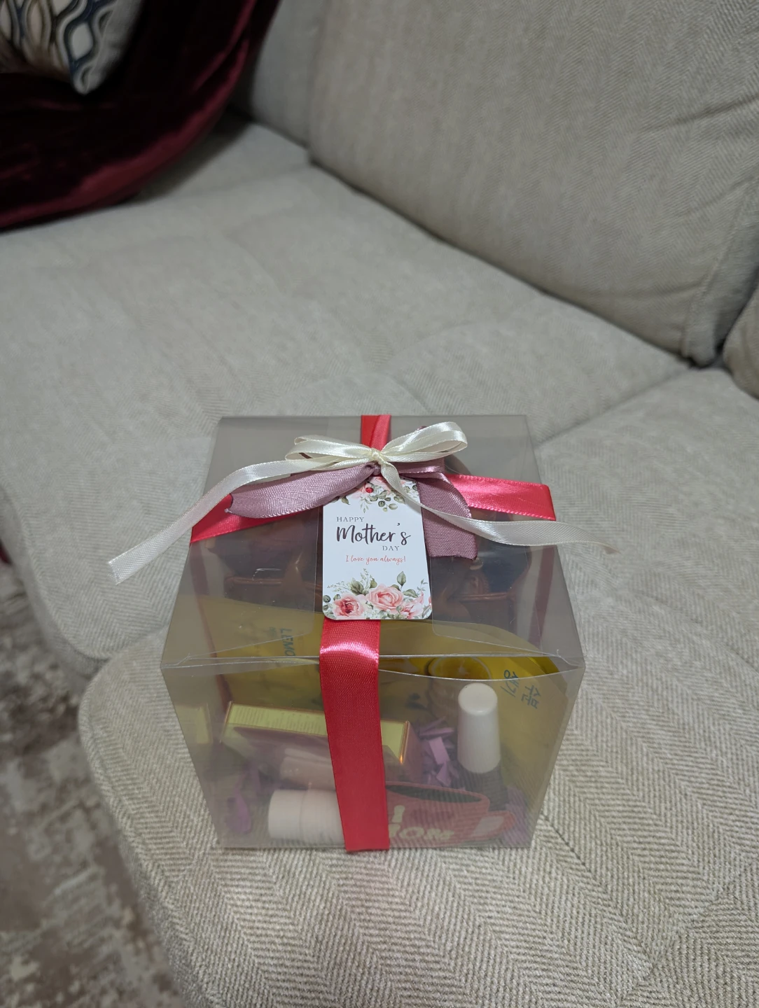 Nush Mother's Day Gift Box with bag and Accessories - photo 4