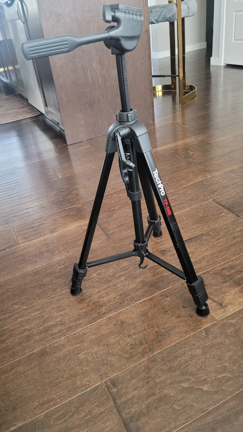 TechPro Camera Tripod - photo 2