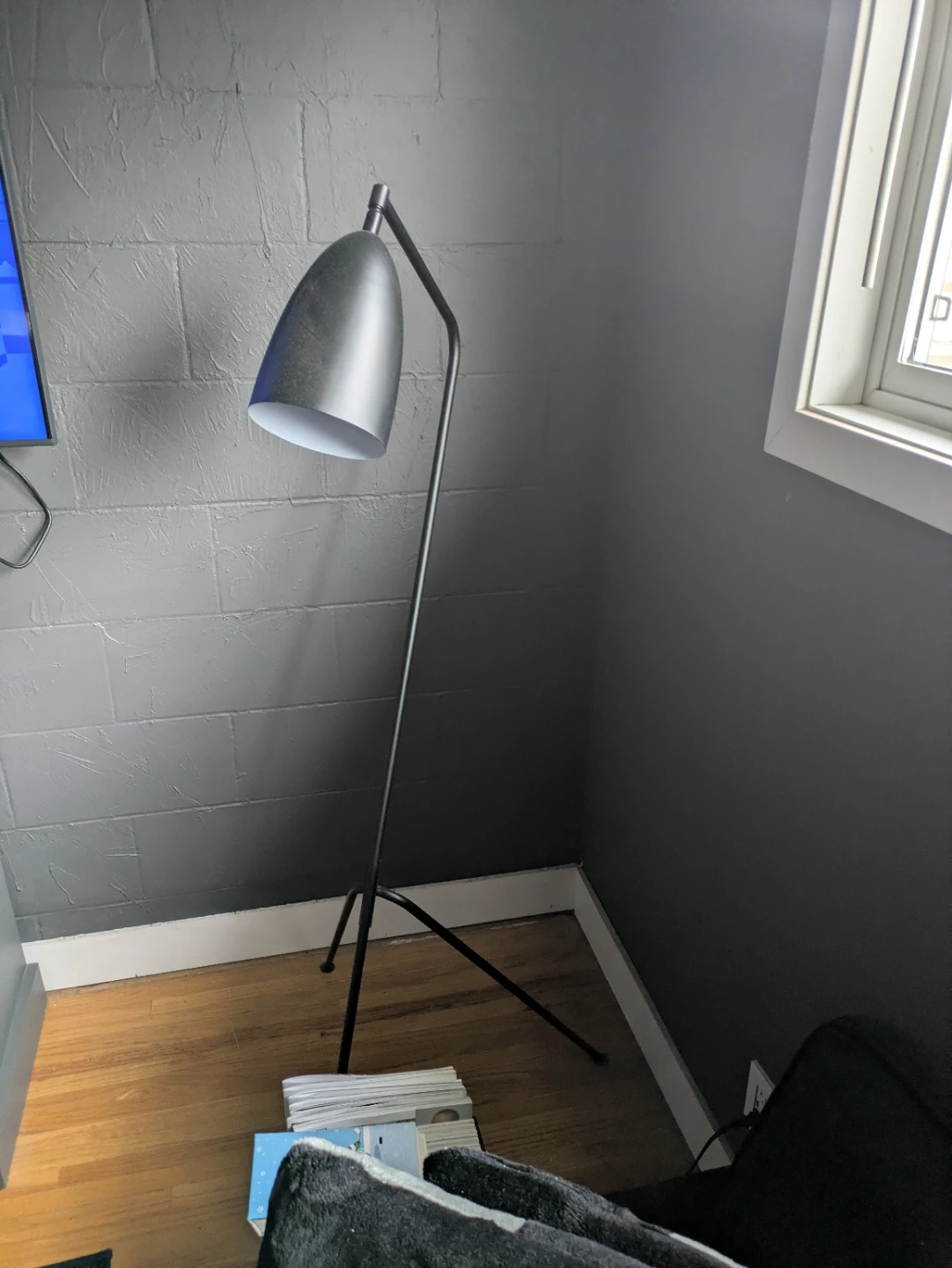 Modern Tripod Floor Lamp - Black