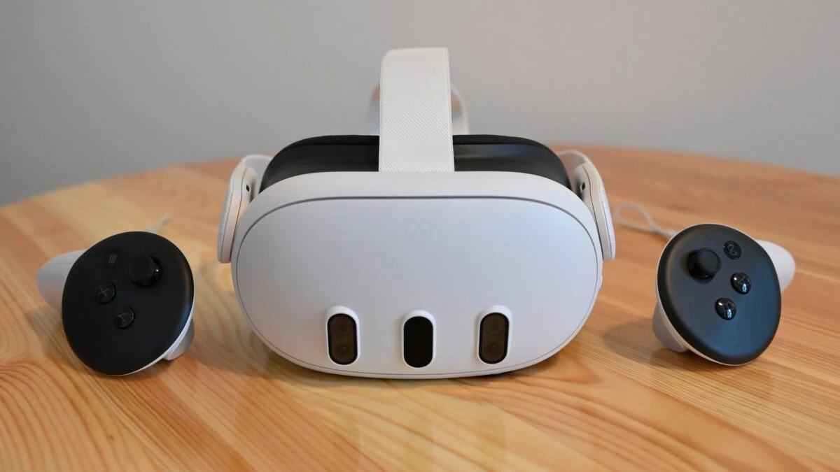 Meta Quest 3 VR Headset with Controllers
