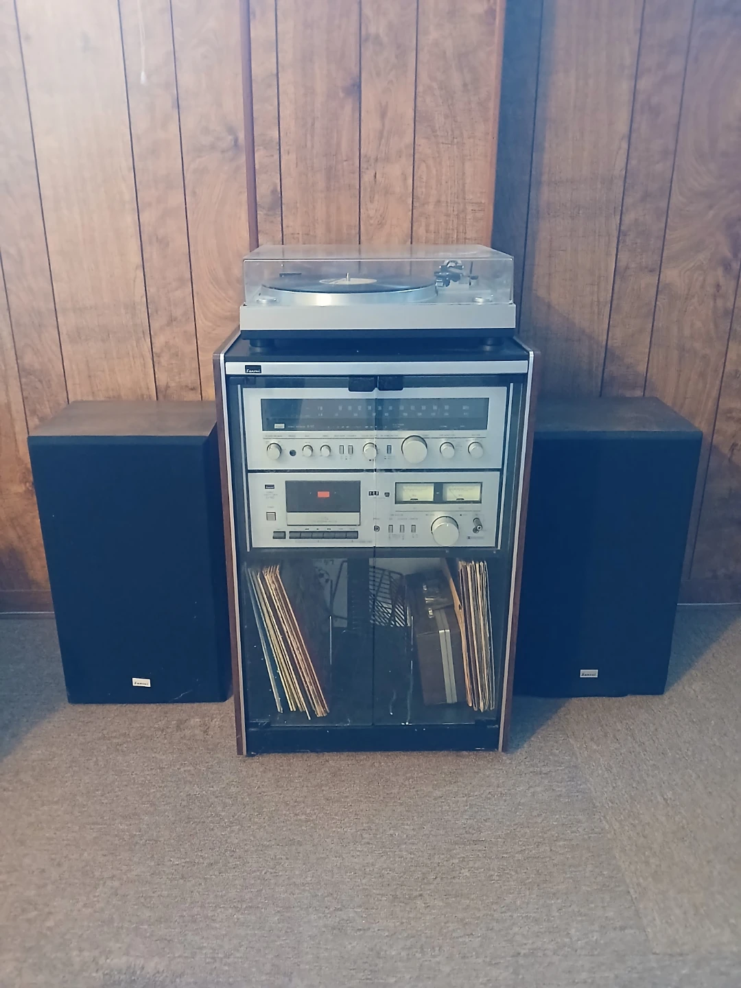Sansui Stereo System with Turntable and Speakers