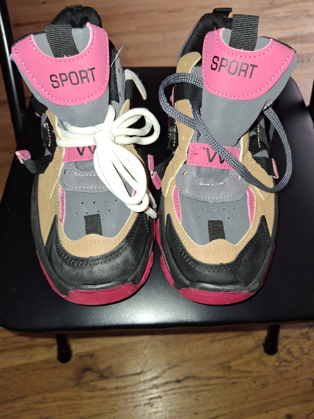 Women's Athletic Shoes - photo 2