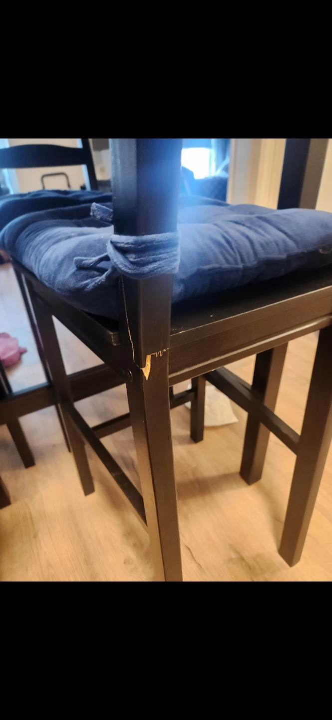 Table with four chairs - photo 3