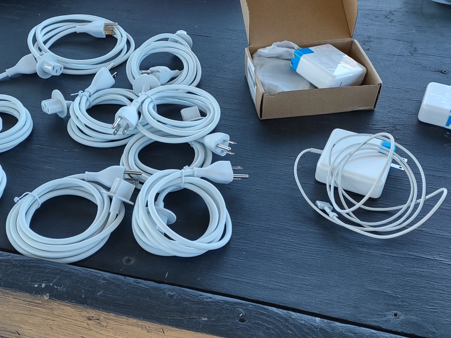 Free 96W USB-C Power Adapter MacBook pro/ air - photo 3