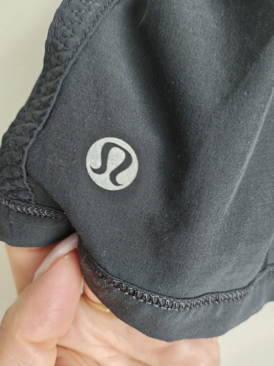 Lululemon Black Running Skirt - Size 6 - photo 3