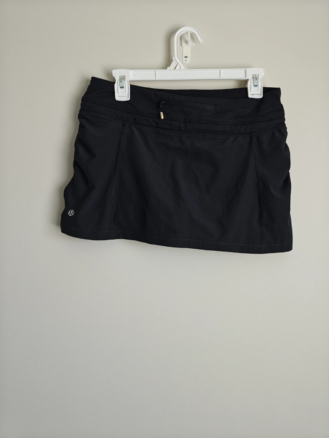 Lululemon Black Running Skirt - Size 6 - photo 4