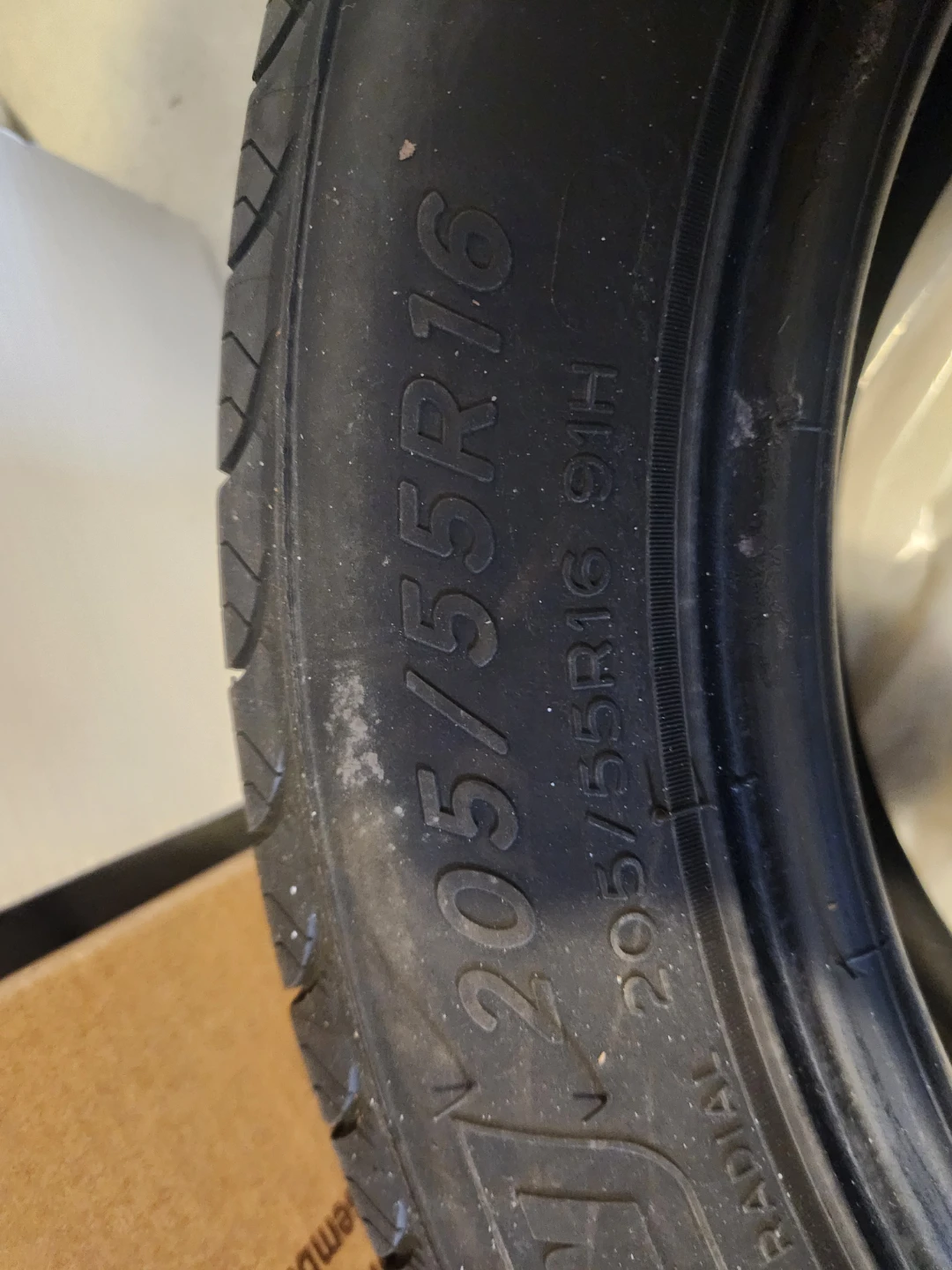 Michelin Defender T+H Tire 205/55R16 91H - photo 3
