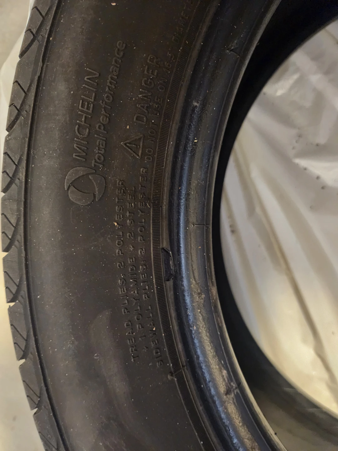 Michelin Defender T+H Tire 205/55R16 91H - photo 4