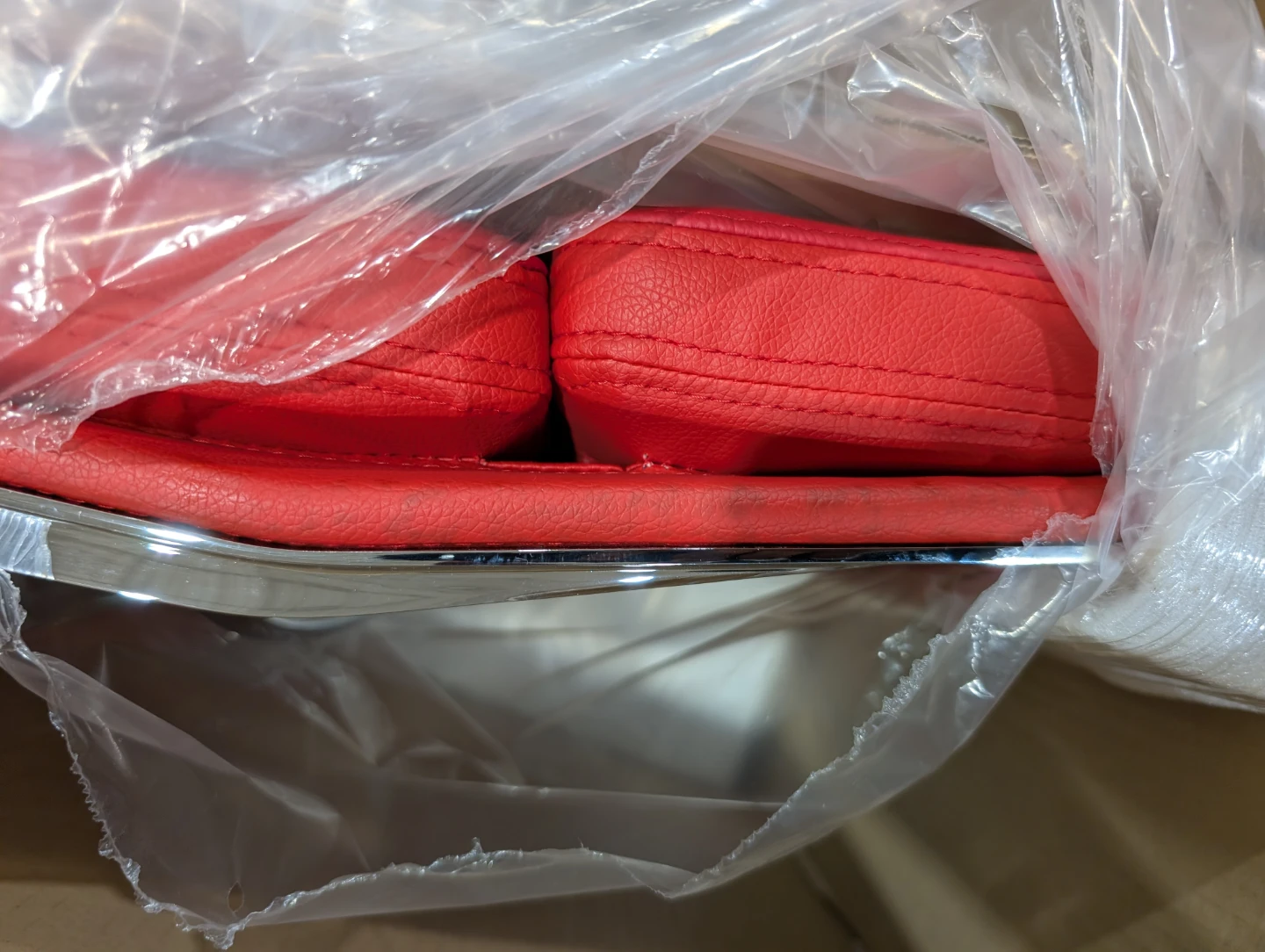 Red Executive Office Chair with soft memory foams - photo 2