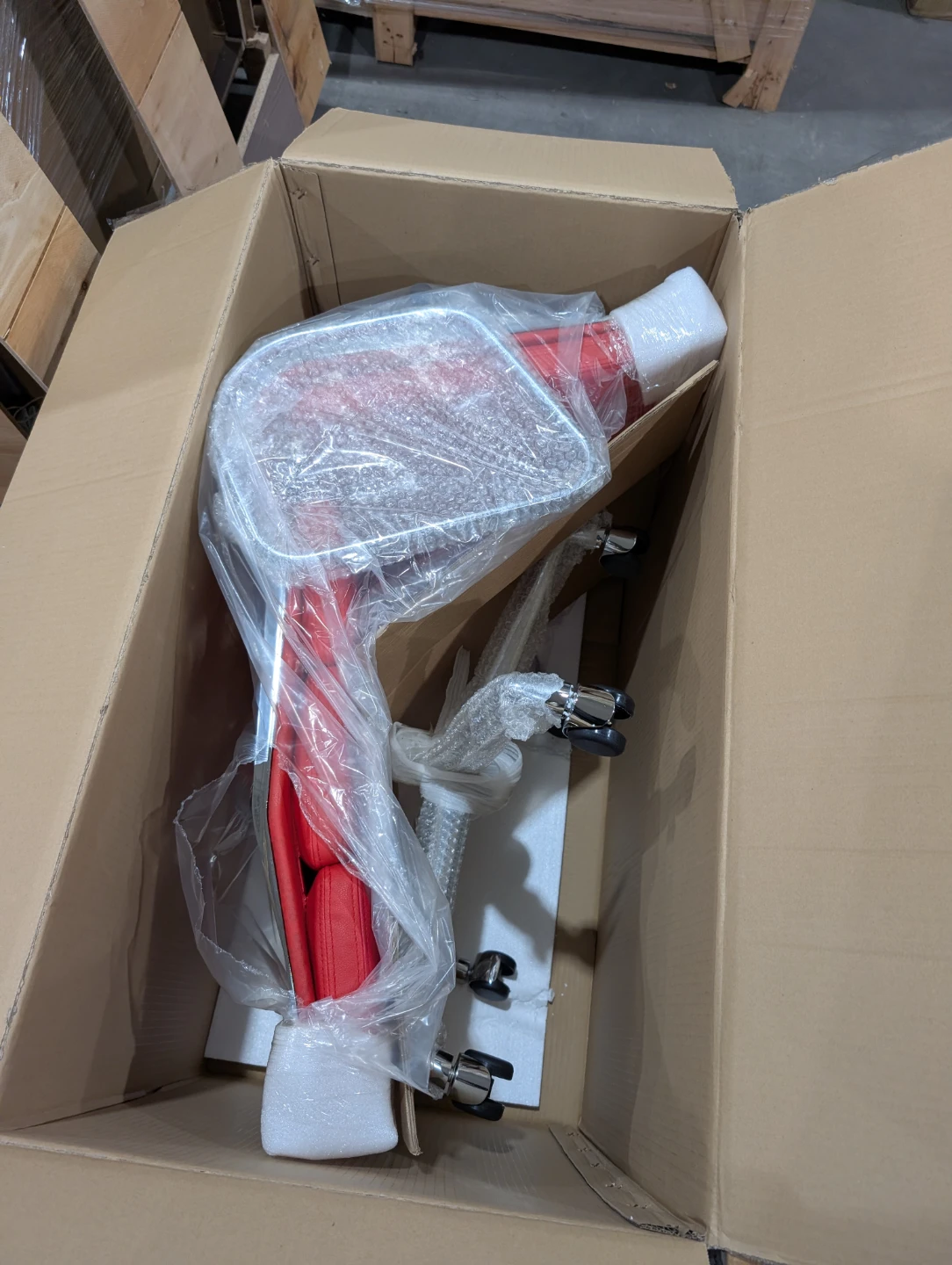 Red Executive Office Chair with soft memory foams - photo 3