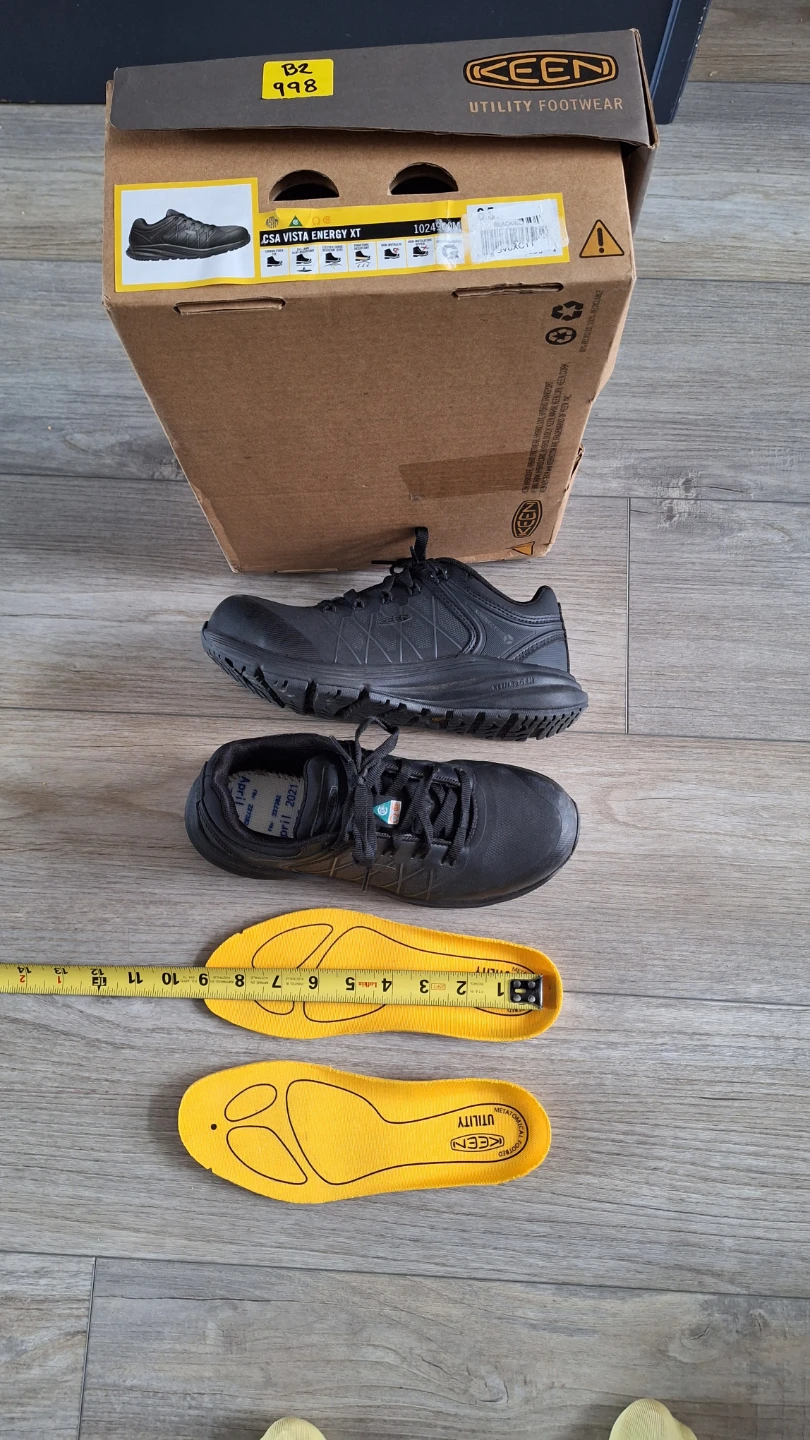 Size 6Y/M Keen Safety Shoes - NEW