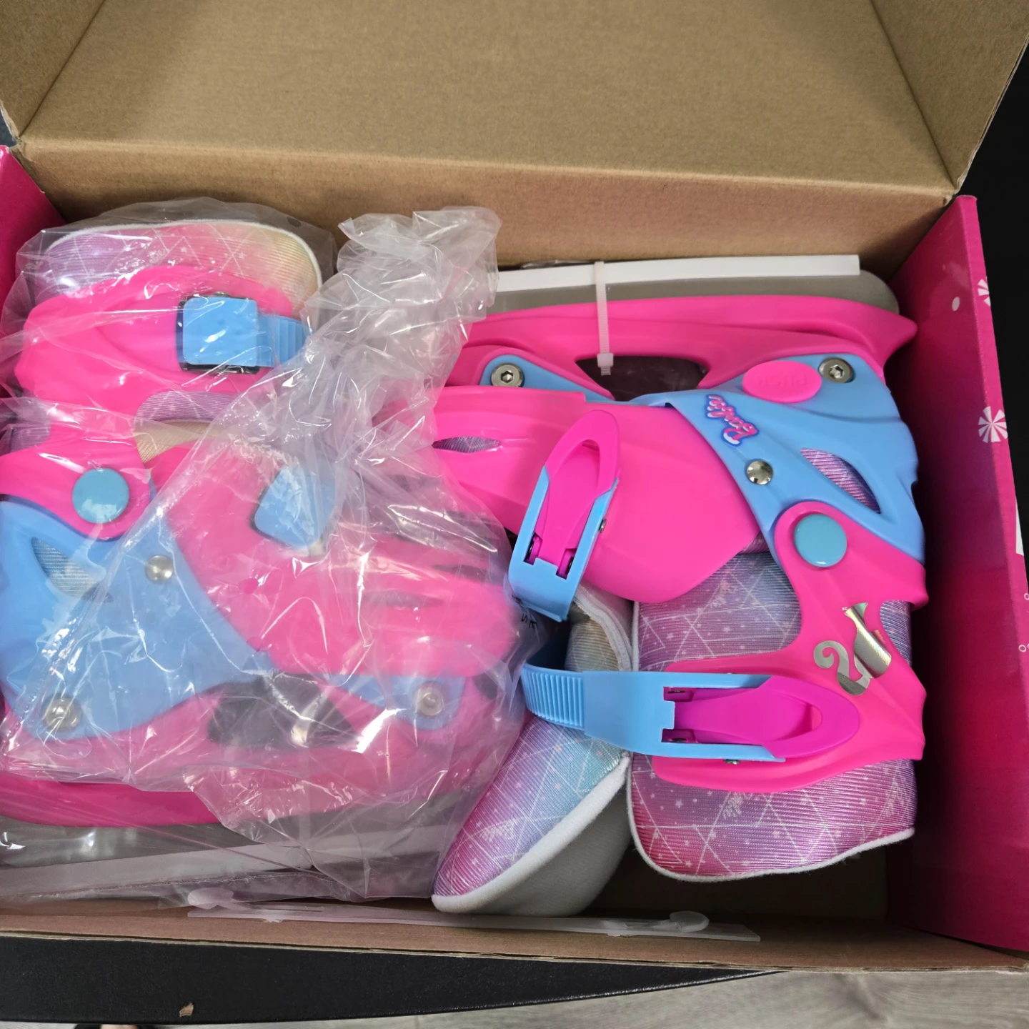 New kids barbie girls pink skates  Brand new in box