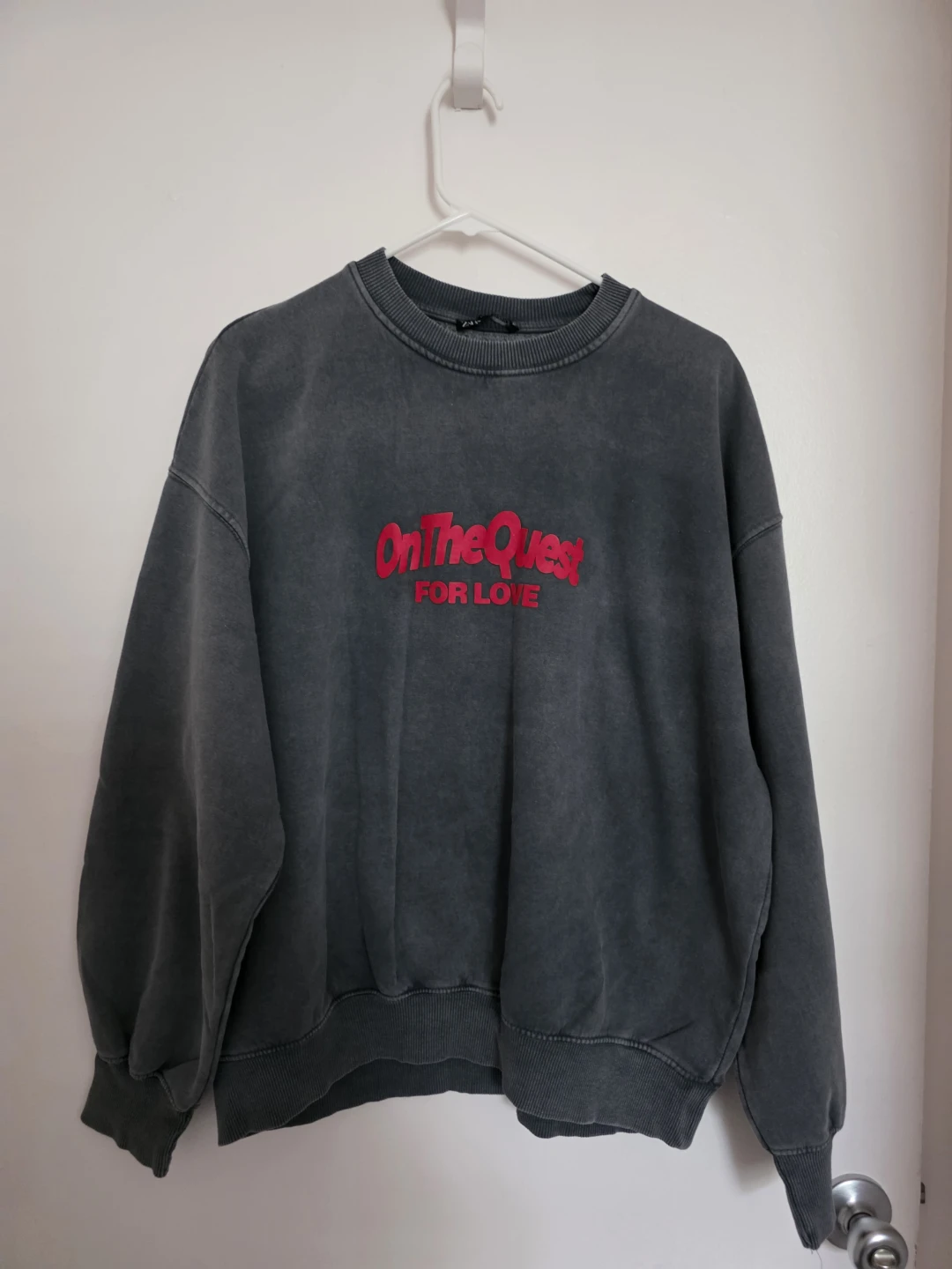 Graphic Sweatshirt - Searching for a Soulmate - photo 5