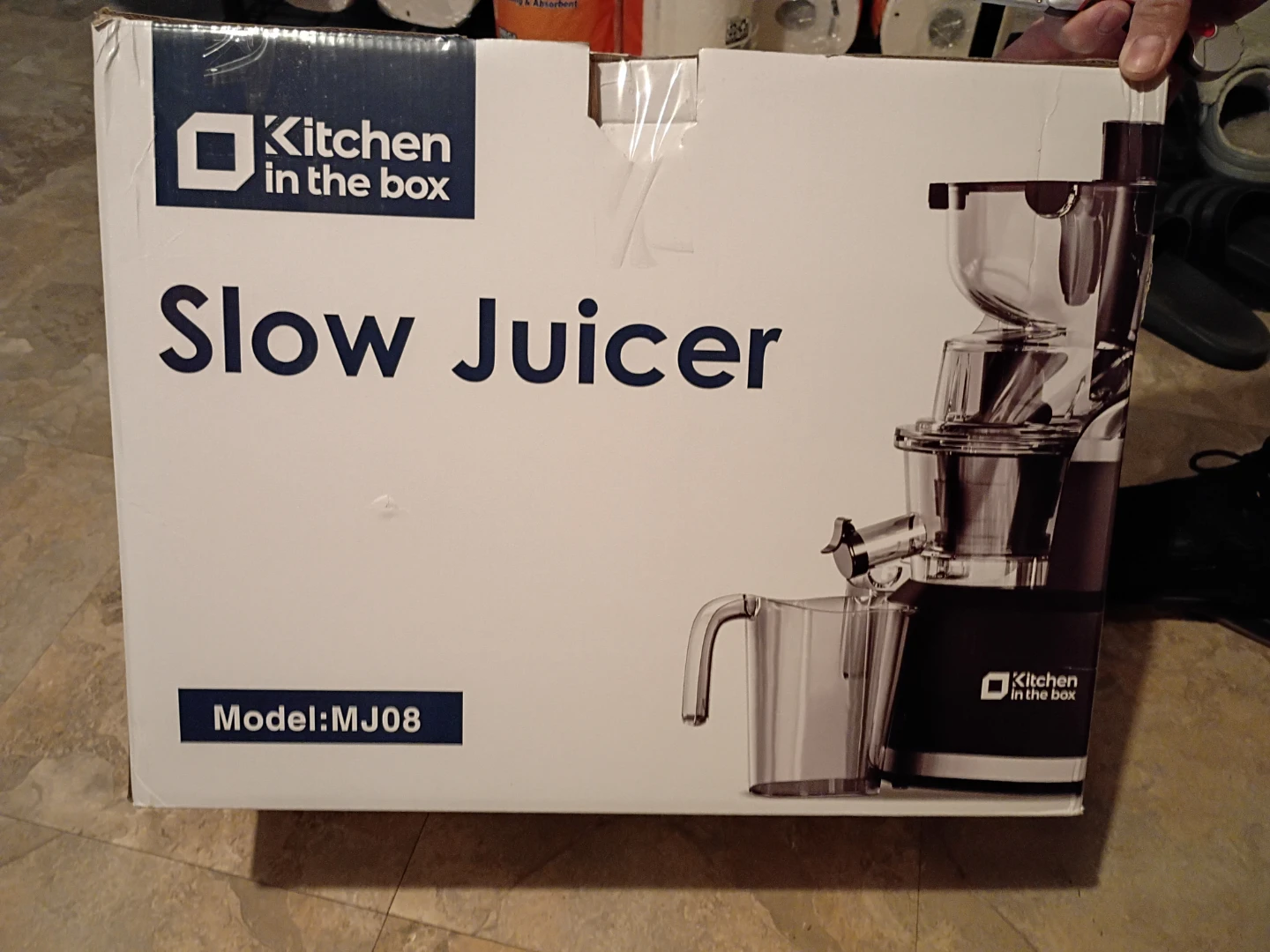 Kitchen in the box Slow Juicer MJ08 The color is RED