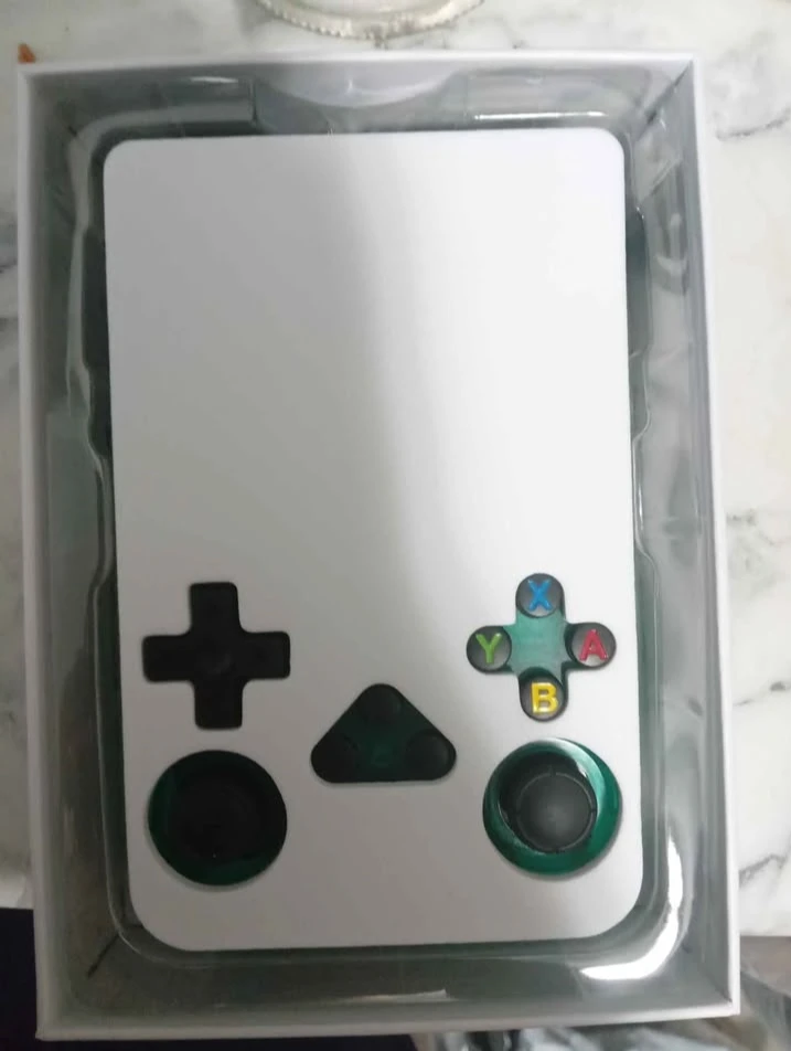 R36S game console - photo 3