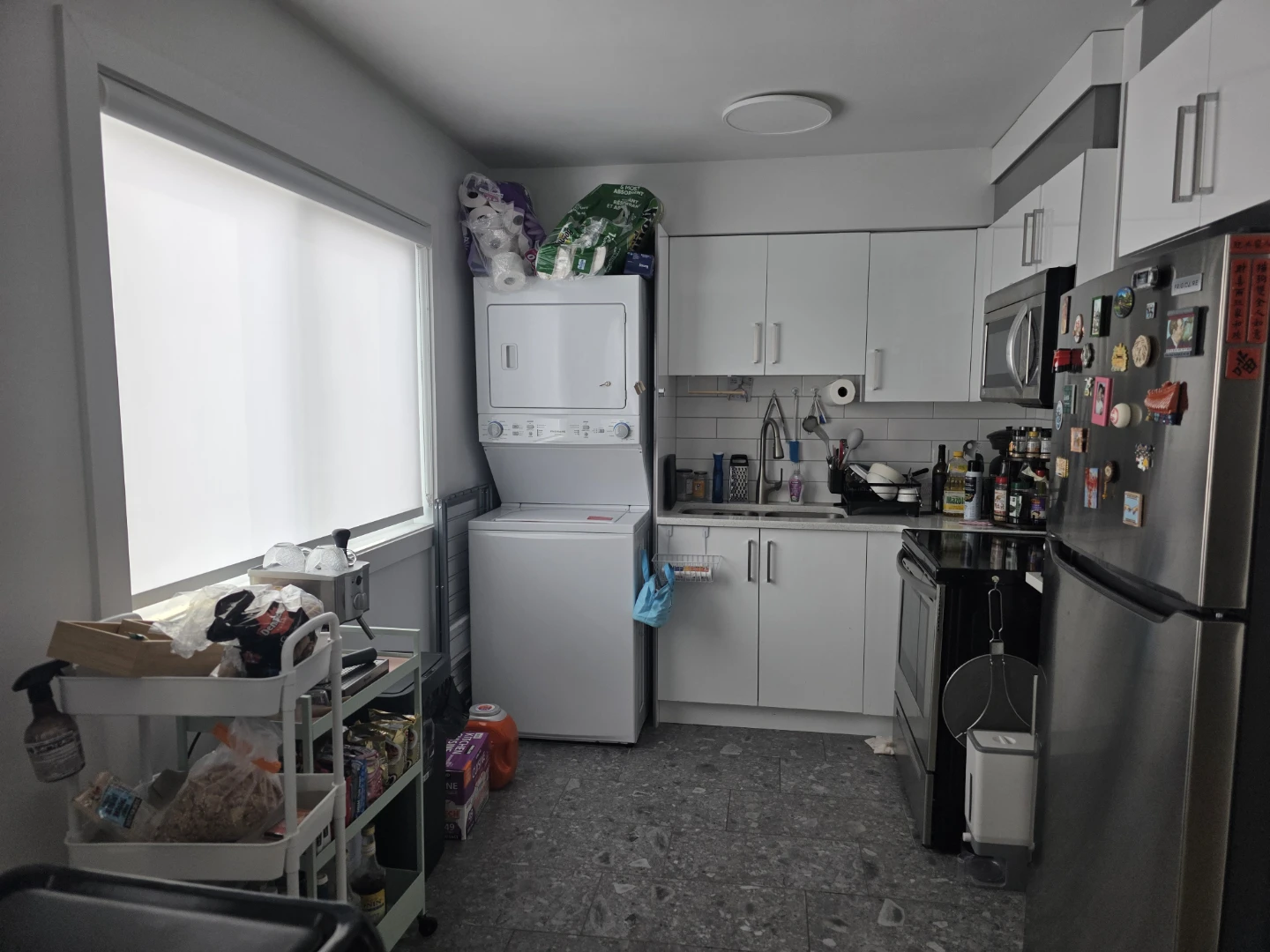 FREE MONEY ! BONNIE DOON 1 Bed 1 Bath - photo 5