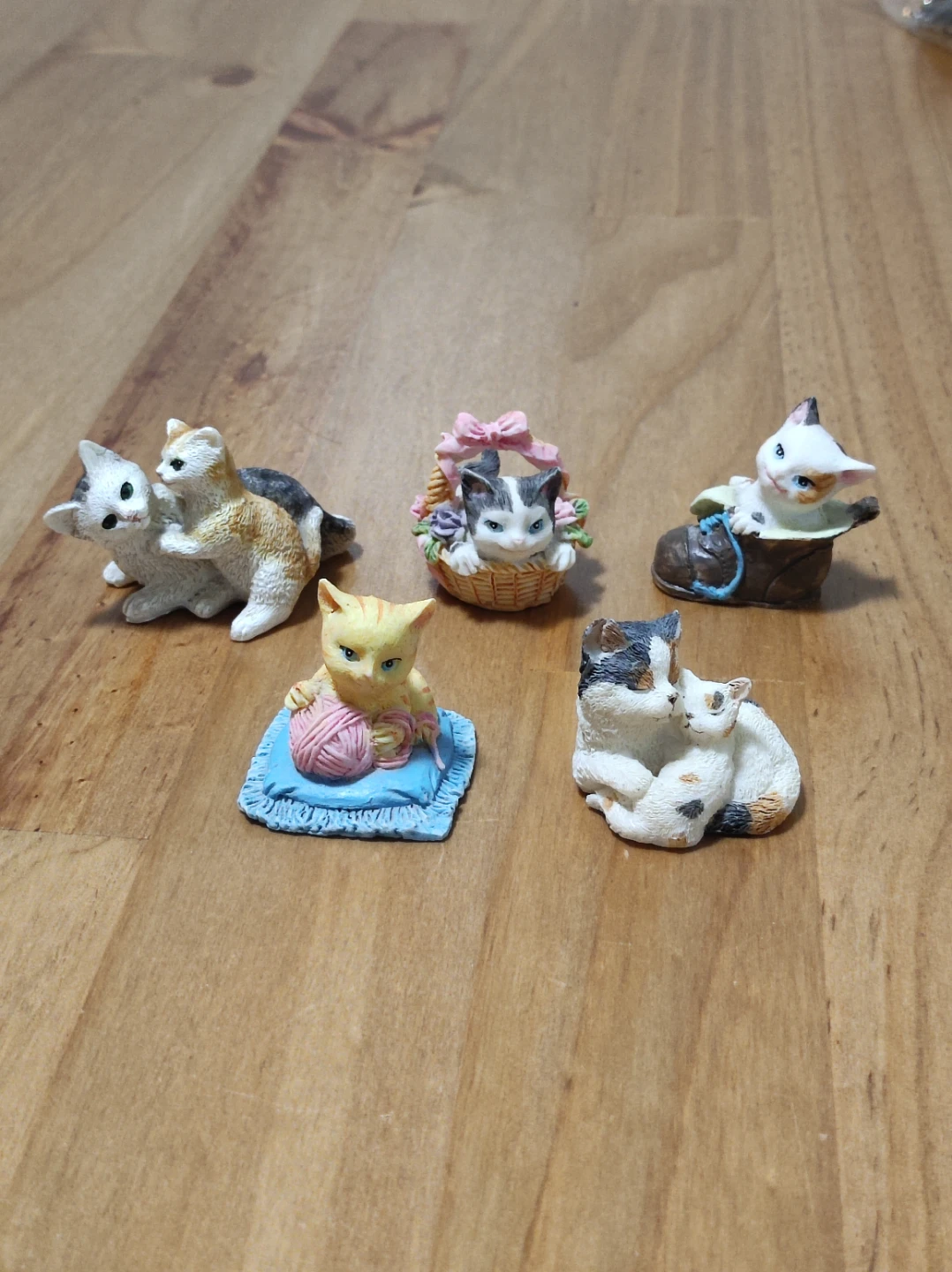 Set of 6 Decorative Cat Figurines