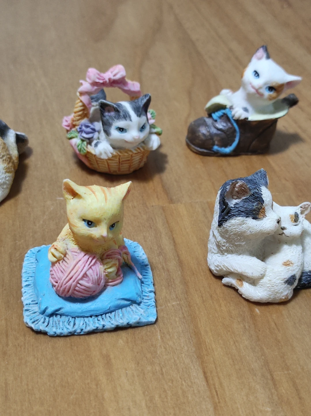 Set of 6 Decorative Cat Figurines - photo 3