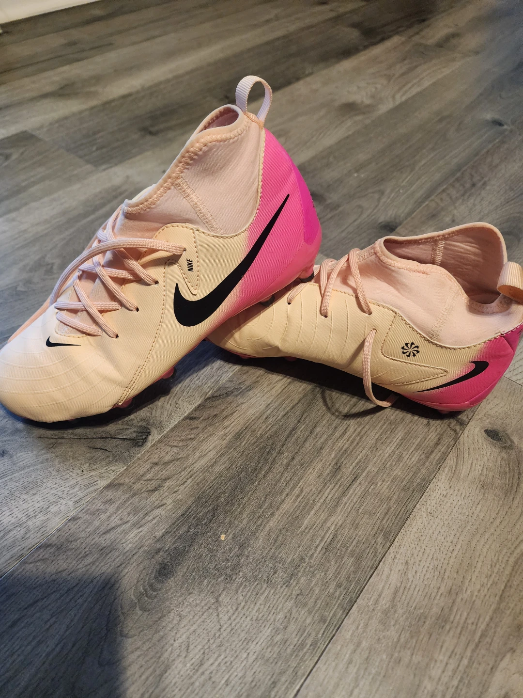 Nike Mercurial Soccer Cleats - Pink/Peach - Youth Size 5.5Y