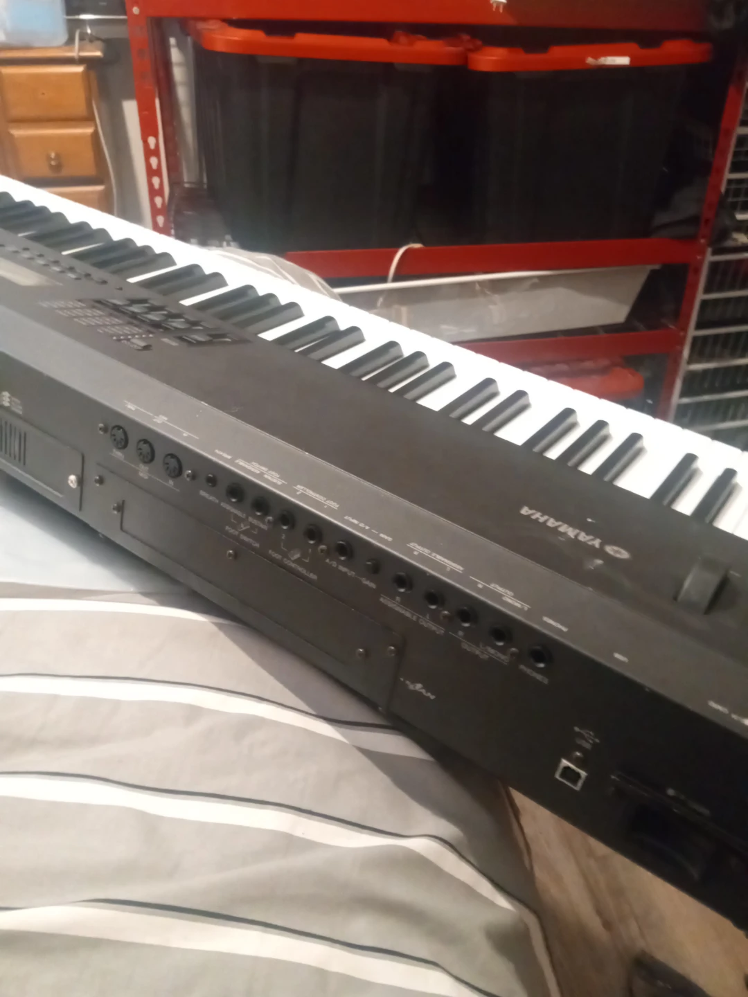 Yamaha S90 Synthesizer Keyboard - photo 3